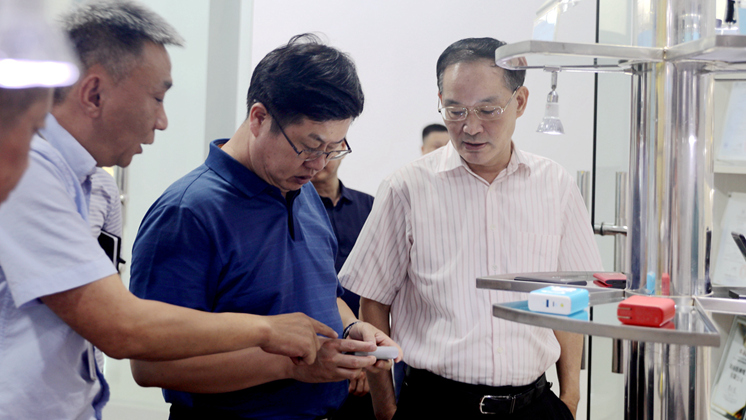 市委常委、副市長徐懷好走訪炬神電子 ：全力、熱情、周到提供服務(wù)
